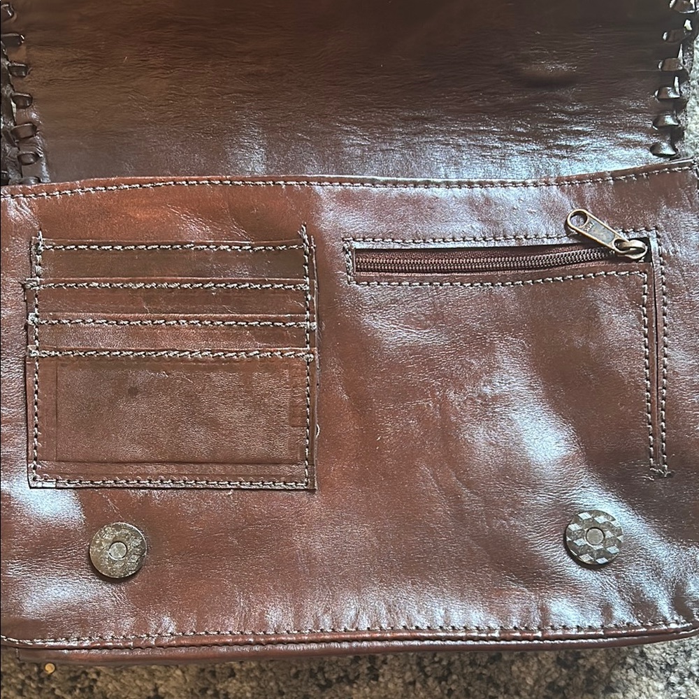 American West Brown Leather Crossbody Bag with Floral Embossing - Picture 7 of 13